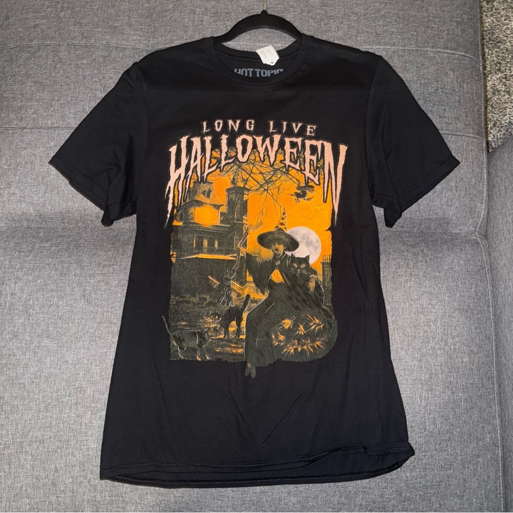 NWT “Long Live Halloween” T-Shirt Horror Halloween Size S Black Hot Topic